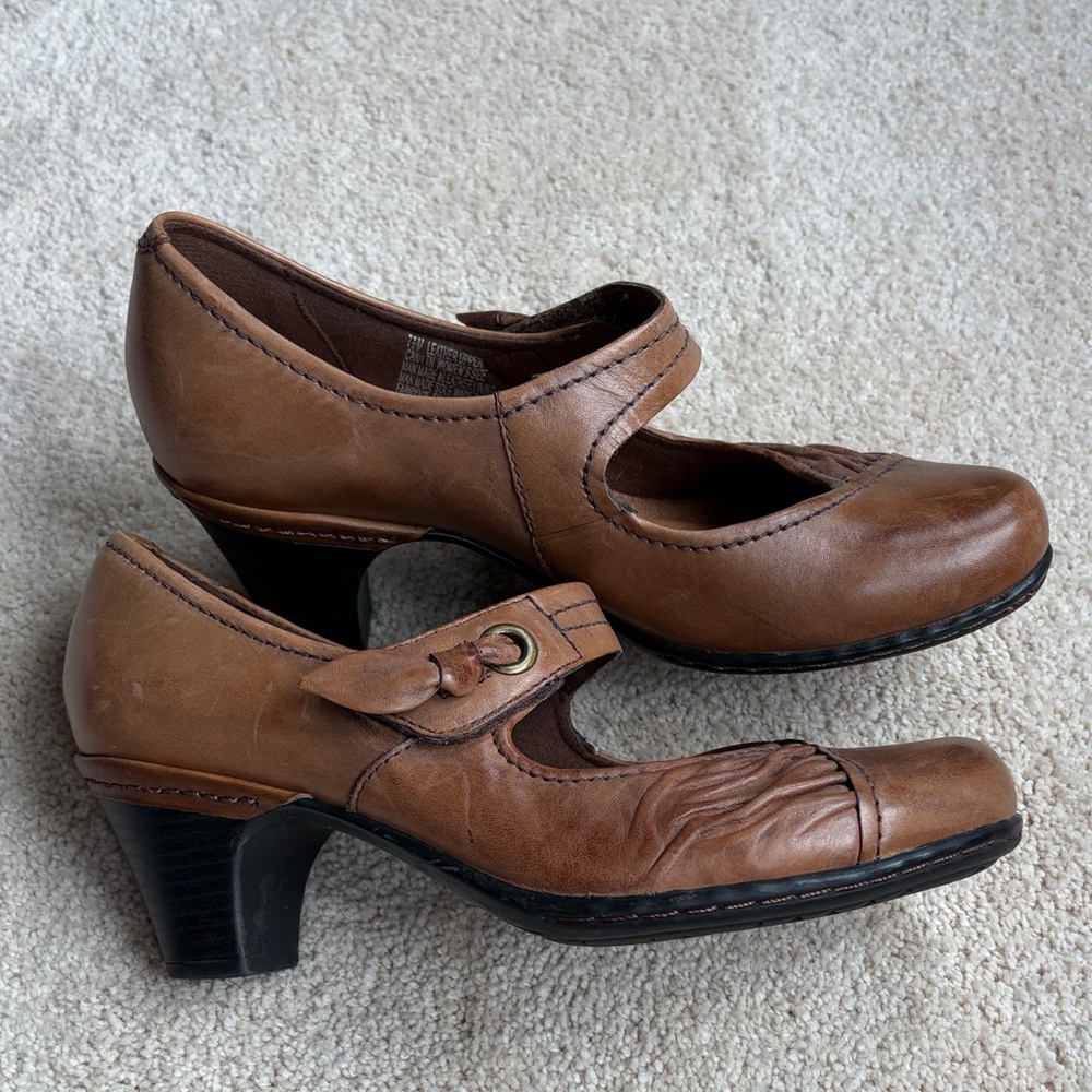 Cobb Hill by New Balance Tan Brown Leather Mary Jane Flats - Picture 2 of 6